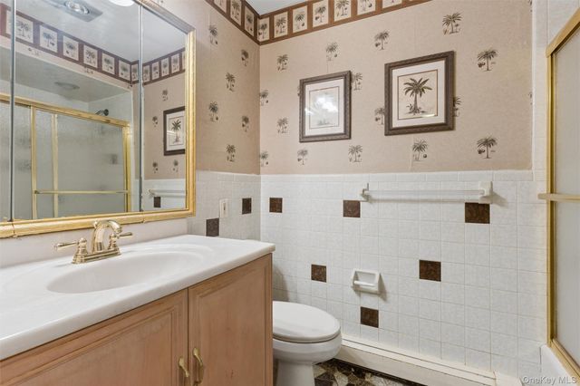 602 Syracuse Avenue, Massapequa, NY 11758