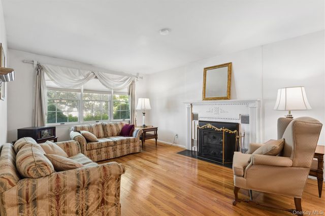 602 Syracuse Avenue, Massapequa, NY 11758