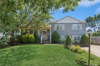 602 Syracuse Avenue, Massapequa, NY 11758