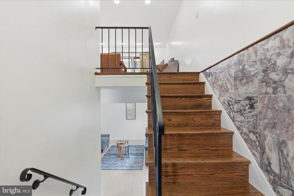 Image 19 of property listing at 824 BOOKER DR, Capitol Heights, MD 20743