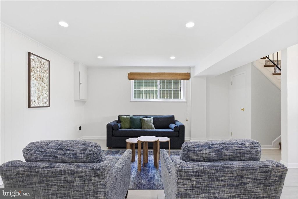 Image 24 of property listing at 824 BOOKER DR, Capitol Heights, MD 20743