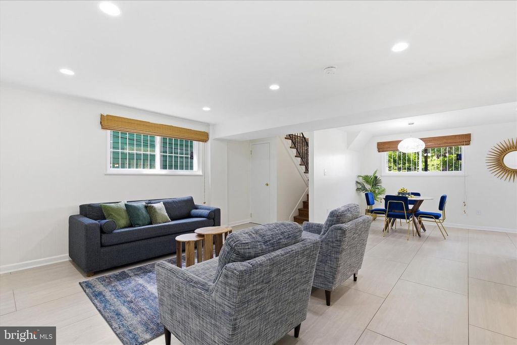 Image 25 of property listing at 824 BOOKER DR, Capitol Heights, MD 20743