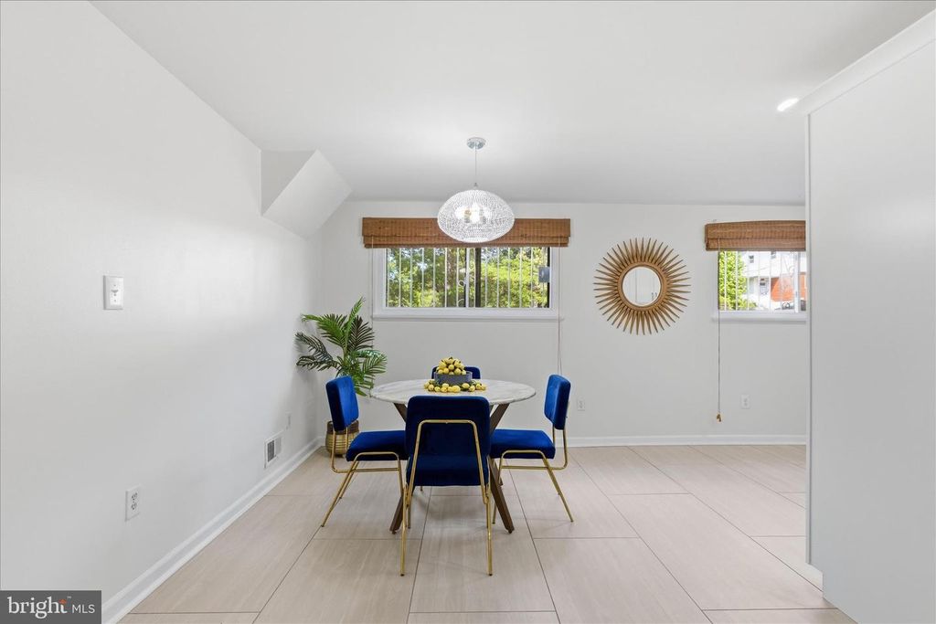 Image 27 of property listing at 824 BOOKER DR, Capitol Heights, MD 20743