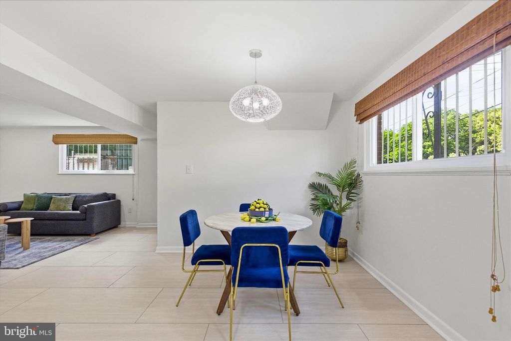 Image 28 of property listing at 824 BOOKER DR, Capitol Heights, MD 20743