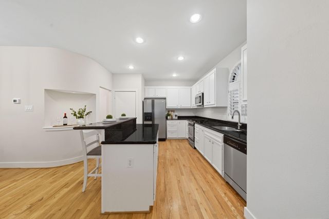 5817 Darling Street D, Houston, TX 77007