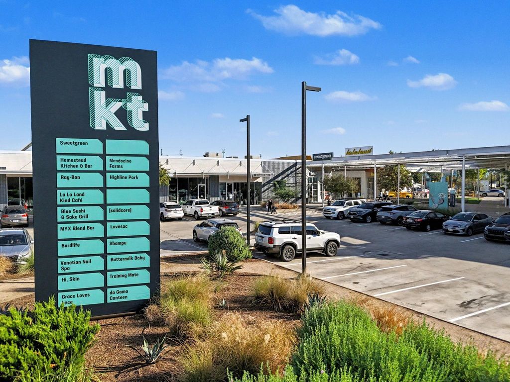 Image 39 of property listing at 5817 Darling Street D, Houston, TX 77007