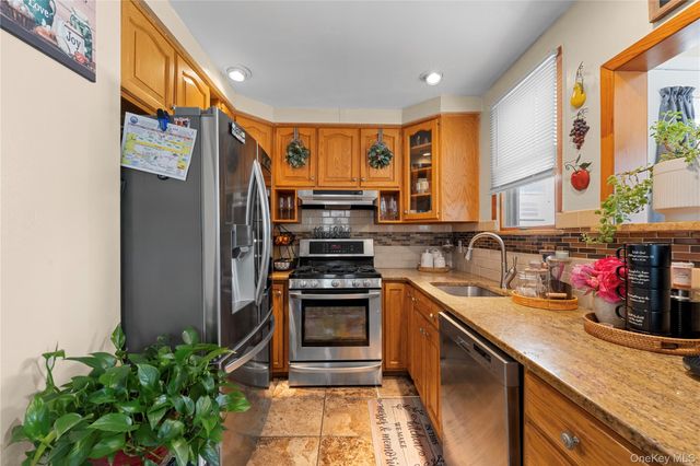 3184 Baisley Avenue, Bronx, NY 10465