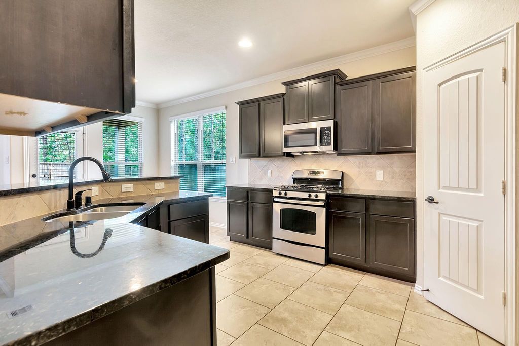 42 Sawbridge Court, The Woodlands, TX 77389