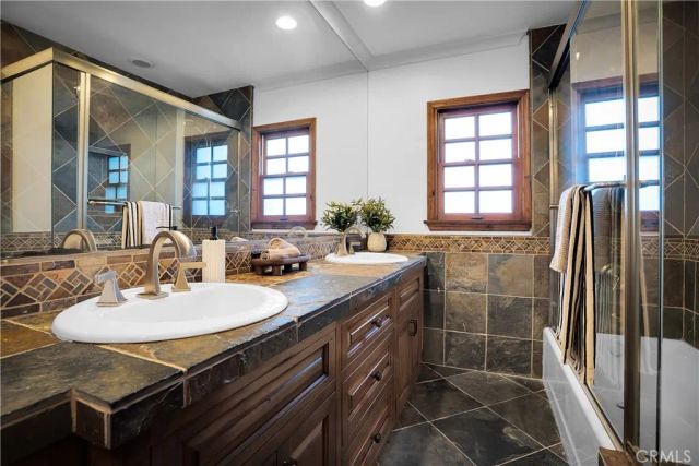 5235 san feliciano, Woodland Hills, CA 91364
