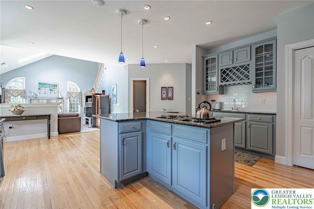 6958 Lehigh Court, Allentown City, PA 18106