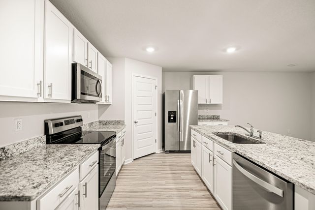 924 Sandbar Loop, Crestview, FL 32539