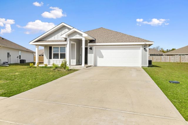 924 Sandbar Loop, Crestview, FL 32539