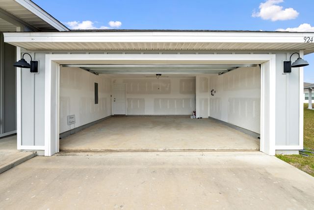 924 Sandbar Loop, Crestview, FL 32539