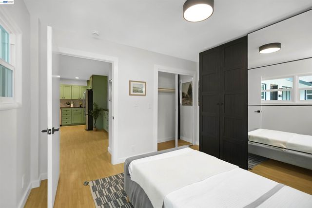 25480 University Ct, Hayward, CA 94542