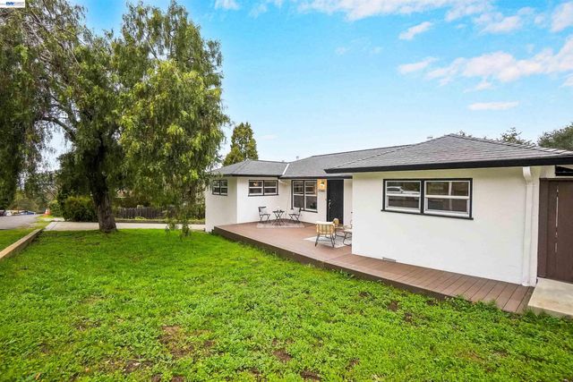 25480 University Ct, Hayward, CA 94542