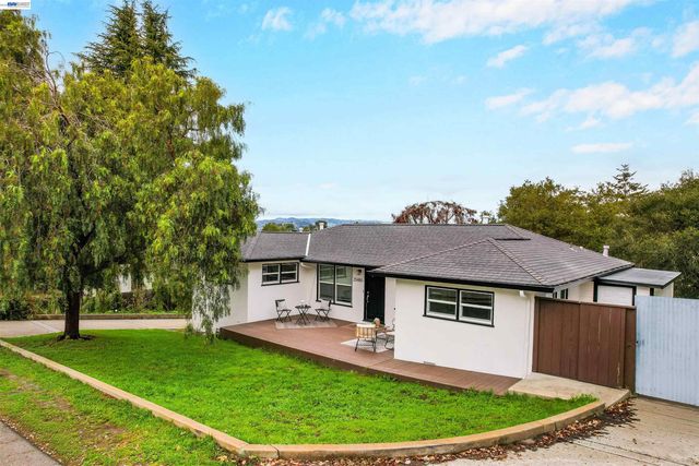 25480 University Ct, Hayward, CA 94542