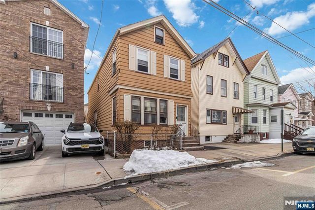 421 Central Avenue, Harrison, NJ 07029