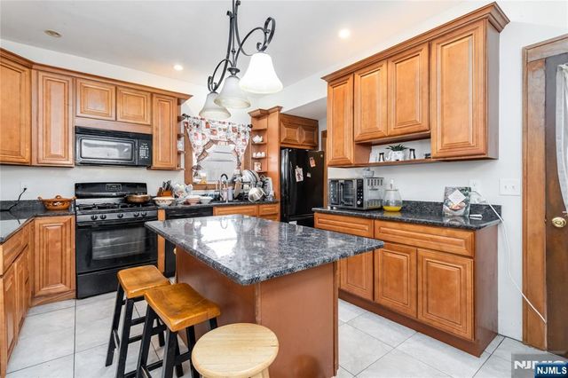 421 Central Avenue, Harrison, NJ 07029