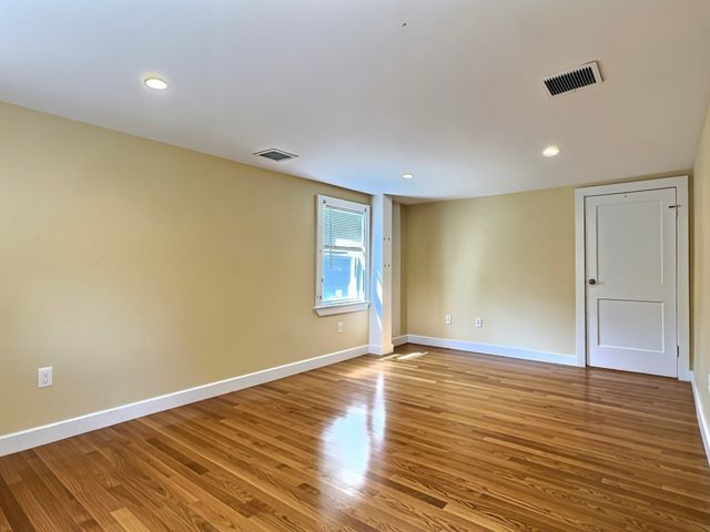 53 Davis Ave 53, Norwood, MA 02062
