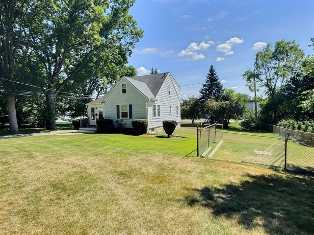 53 Davis Ave 53, Norwood, MA 02062