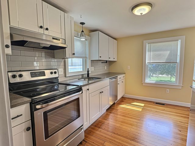 53 Davis Ave 53, Norwood, MA 02062
