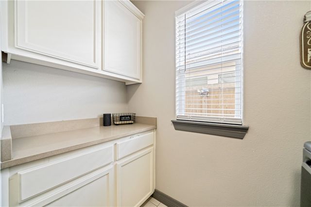 6733 Stuyvesant Ct, Corpus Christi, TX 78414