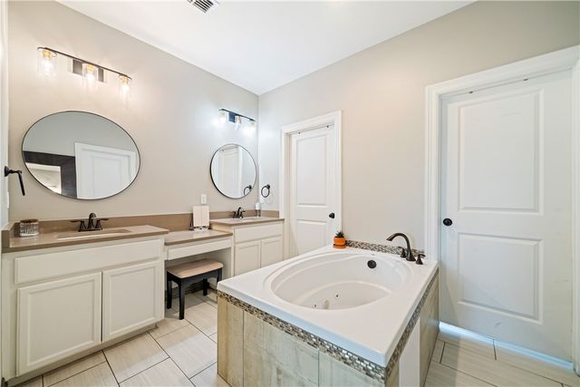 6733 Stuyvesant Ct, Corpus Christi, TX 78414