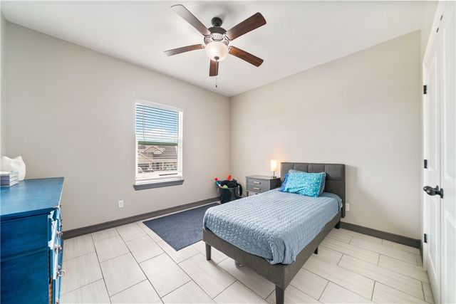 6733 Stuyvesant Ct, Corpus Christi, TX 78414