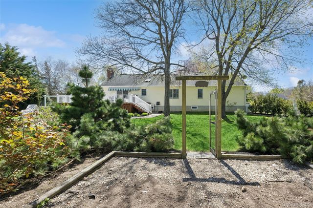 1105 August Lane, Greenport, NY 11944