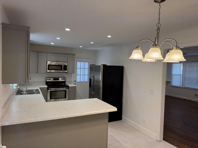 320 Elaine Avenue, Taylors, SC 29687