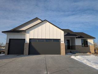 2527 S Clear Creek St, Wichita, KS 67230
