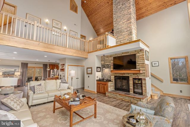 444 WOODLANDS HILL LN, Oakland, MD 21550