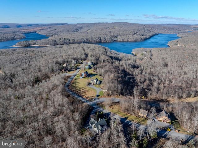 444 WOODLANDS HILL LN, Oakland, MD 21550