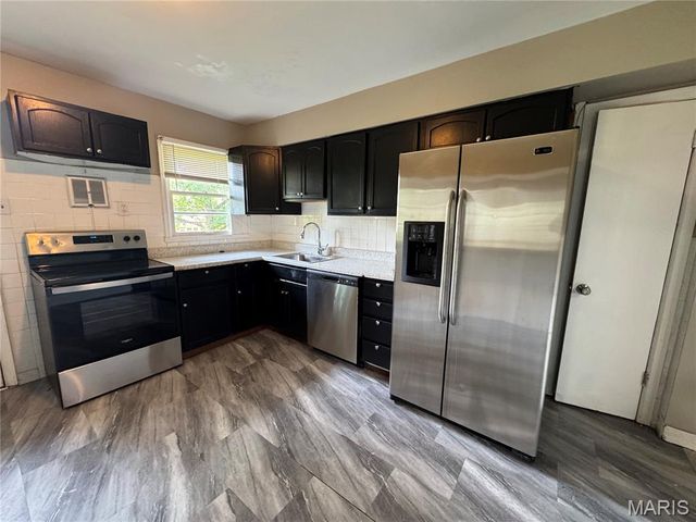 10 Drummond Drive, St Louis, MO 63135