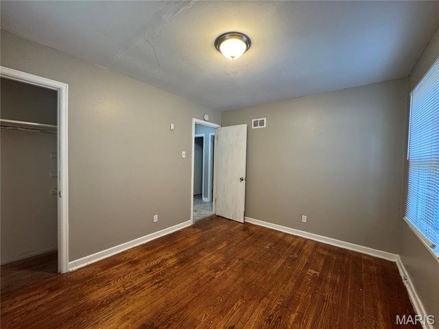 10 Drummond Drive, St Louis, MO 63135