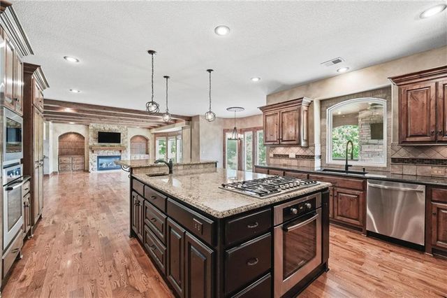 9415 N Kensington Avenue, Kansas City, MO 64156
