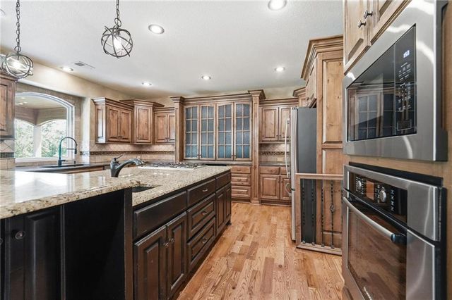 9415 N Kensington Avenue, Kansas City, MO 64156