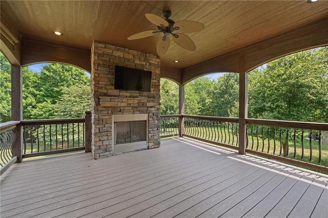 9415 N Kensington Avenue, Kansas City, MO 64156