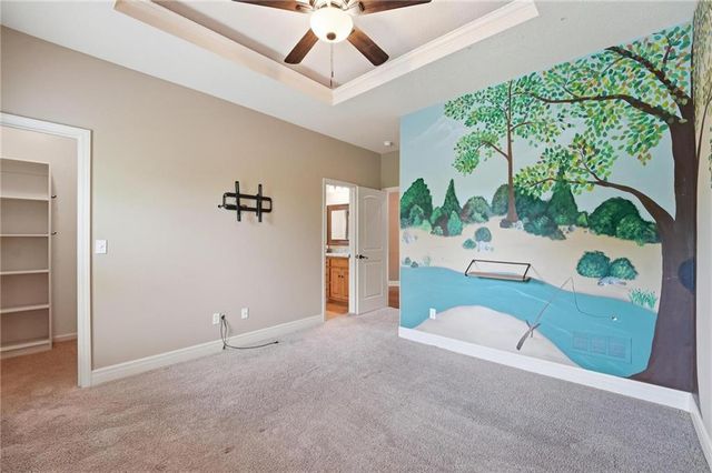 9415 N Kensington Avenue, Kansas City, MO 64156