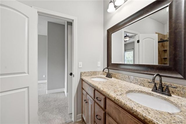 9415 N Kensington Avenue, Kansas City, MO 64156