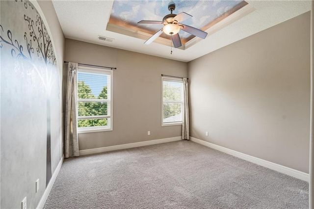 9415 N Kensington Avenue, Kansas City, MO 64156
