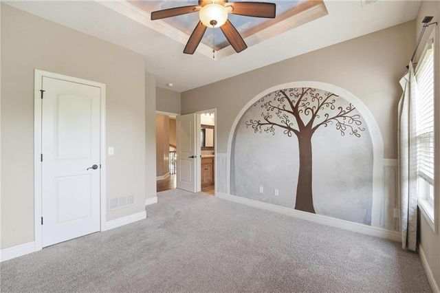 9415 N Kensington Avenue, Kansas City, MO 64156