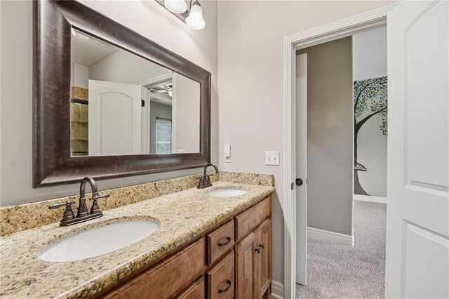 9415 N Kensington Avenue, Kansas City, MO 64156