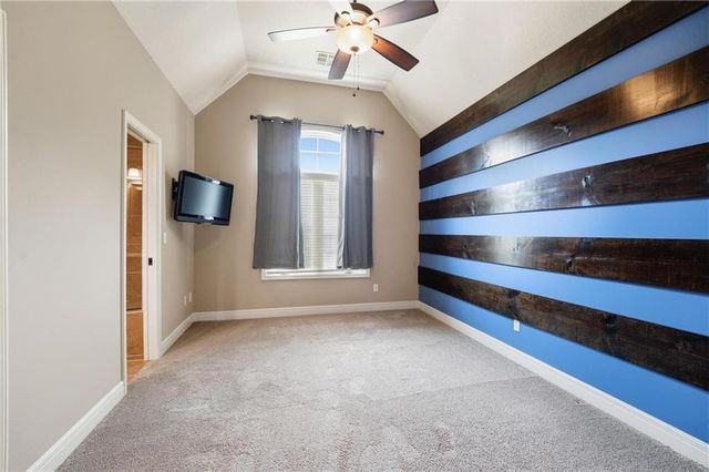 9415 N Kensington Avenue, Kansas City, MO 64156