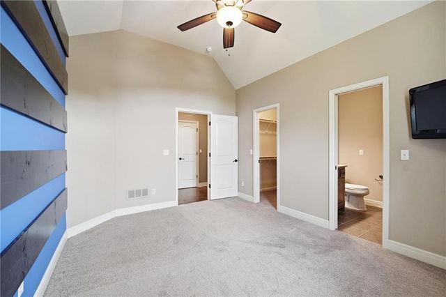 9415 N Kensington Avenue, Kansas City, MO 64156