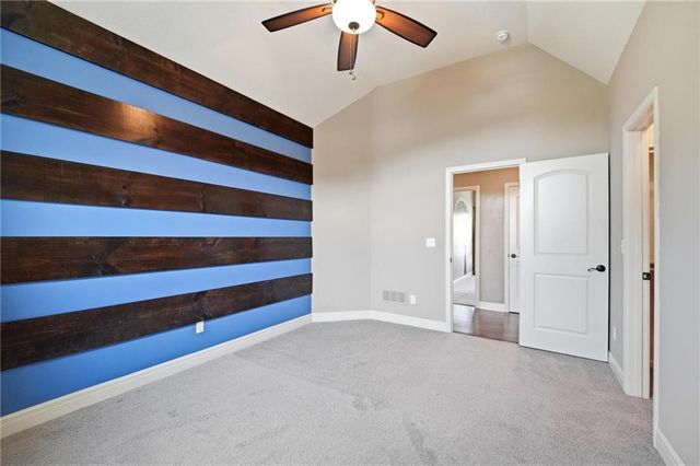 9415 N Kensington Avenue, Kansas City, MO 64156