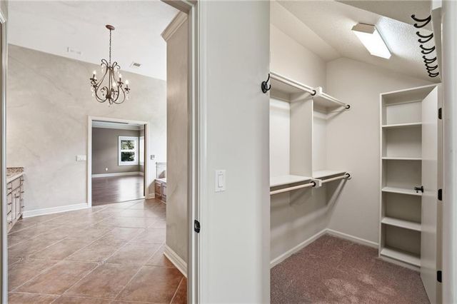 9415 N Kensington Avenue, Kansas City, MO 64156