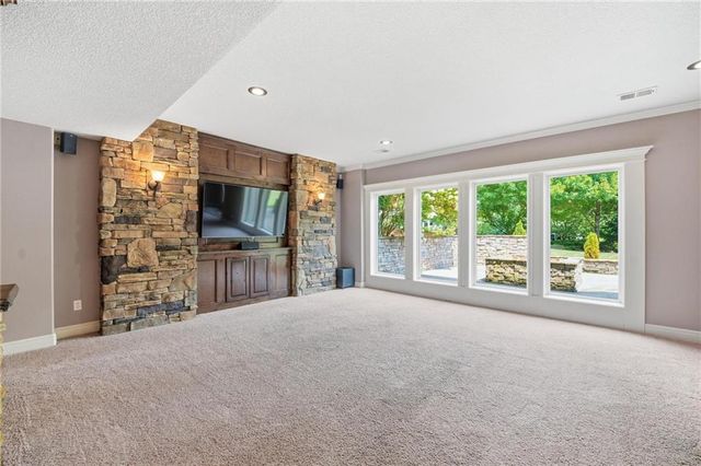 9415 N Kensington Avenue, Kansas City, MO 64156