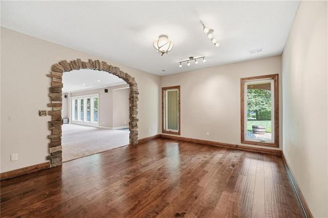 9415 N Kensington Avenue, Kansas City, MO 64156