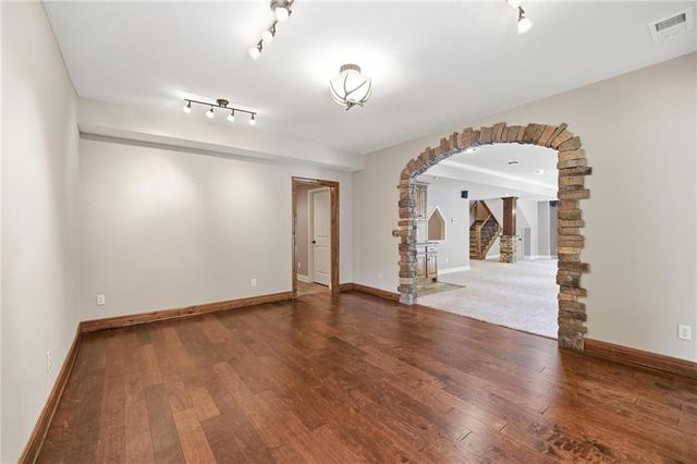 9415 N Kensington Avenue, Kansas City, MO 64156